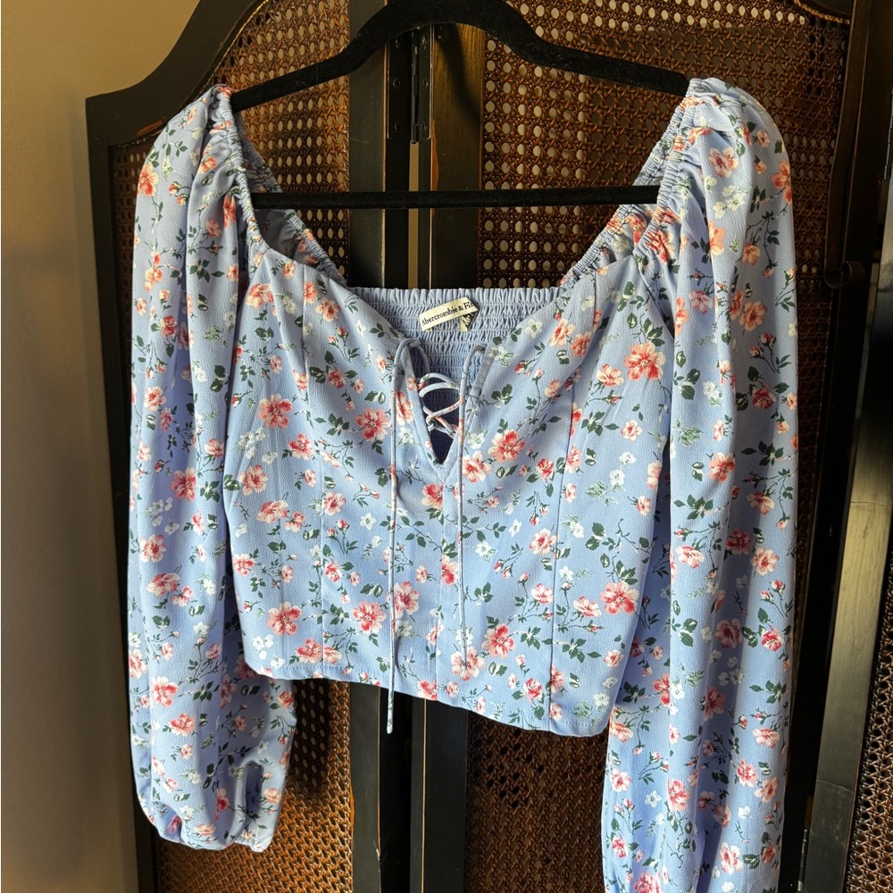 Abercrombie & Fitch Light Blue Floral Blouse - Picture 2 of 4